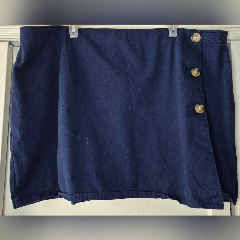 Navy Blue Button-Accent Plus Size Mini Skirt